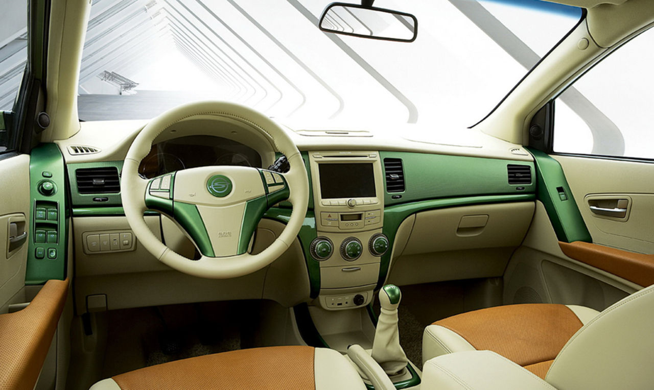 SsangYong visar två nya versioner av C200