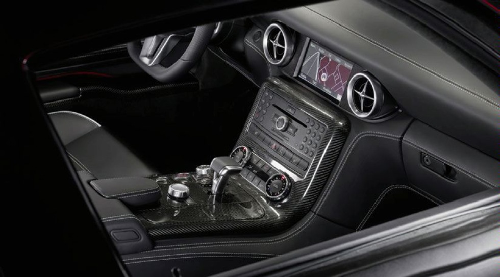 SLS AMG interiört och som skiss