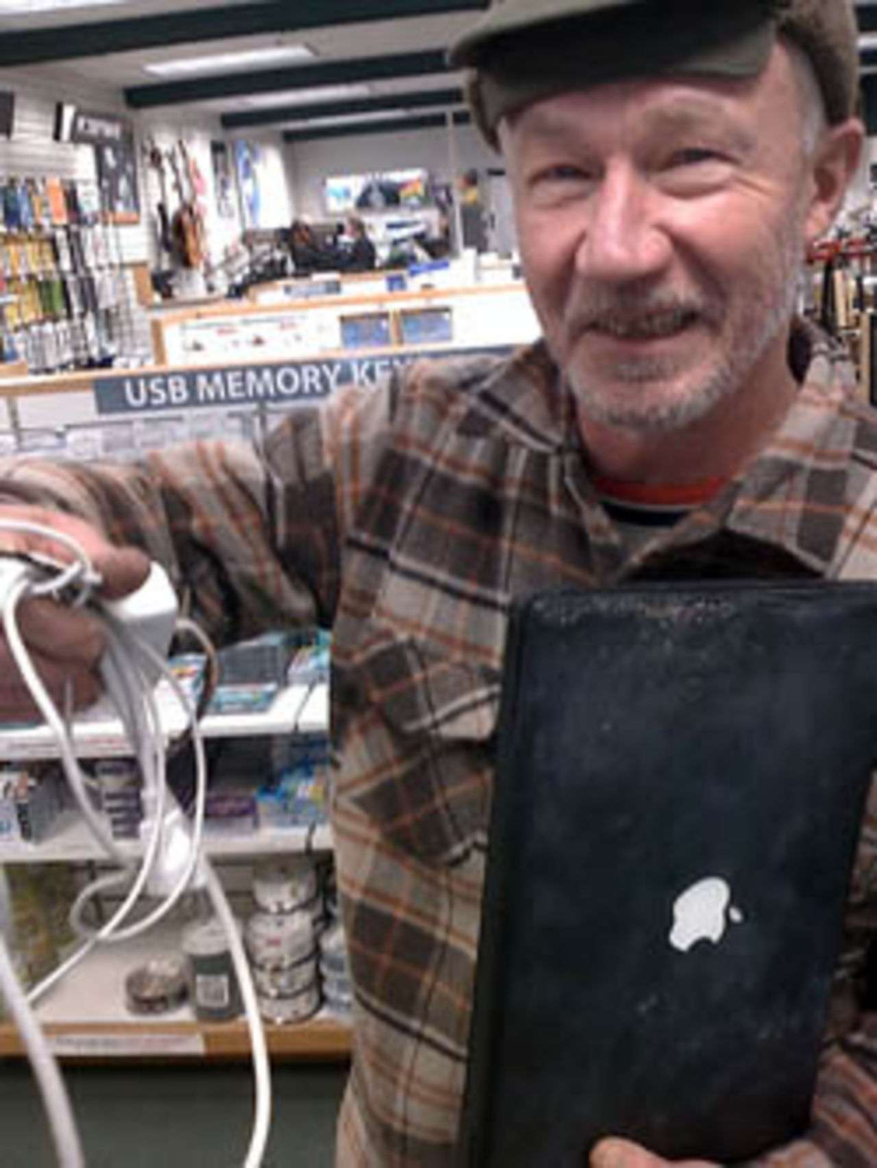 Bränd MacBook fortsätter fungera