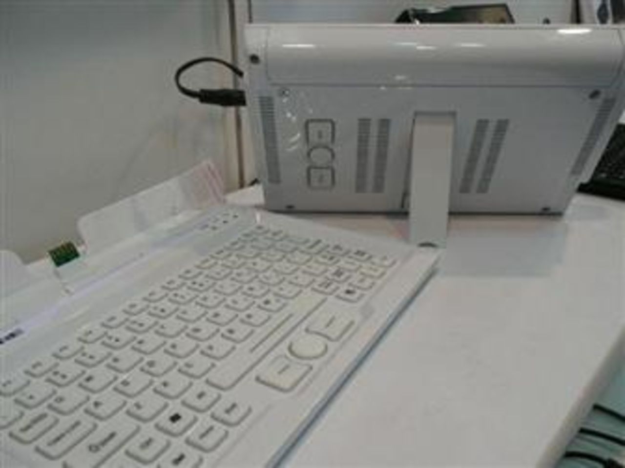 Aware lanserar A-View netbook