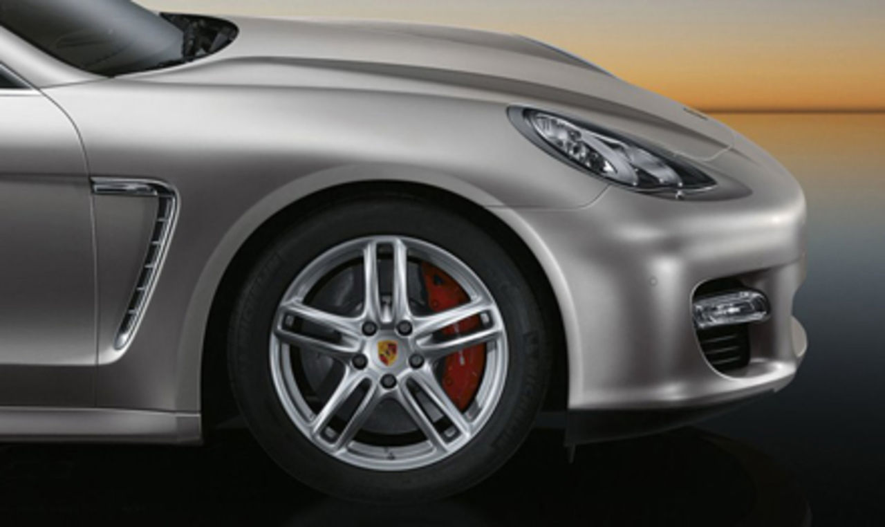 En ny 928 kan vara under utveckling