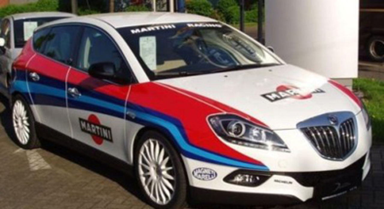 Ny Lancia Delta med Martini-dekaler