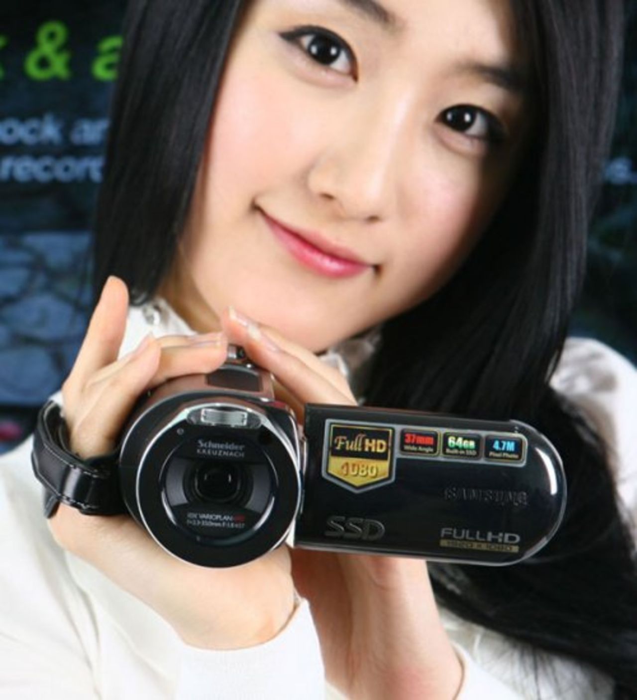 Spela in i Full-HD med SSD