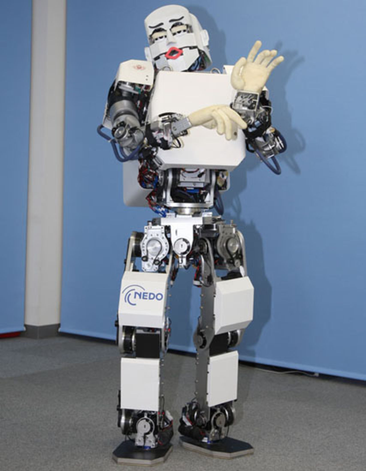 Kobian - robot som kan uttrycka 