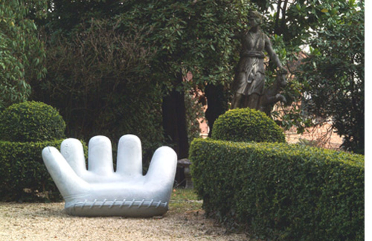 Surrealistisk utefåtölj