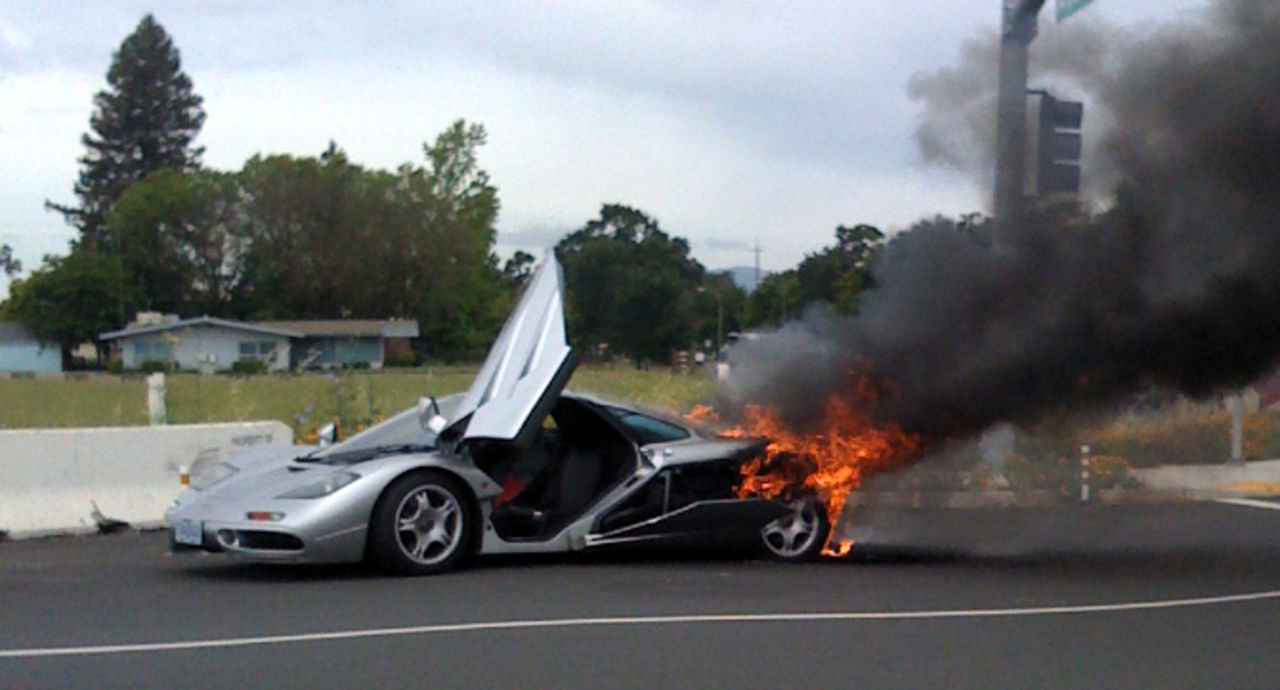 Ouch! McLaren F1 blir väl het