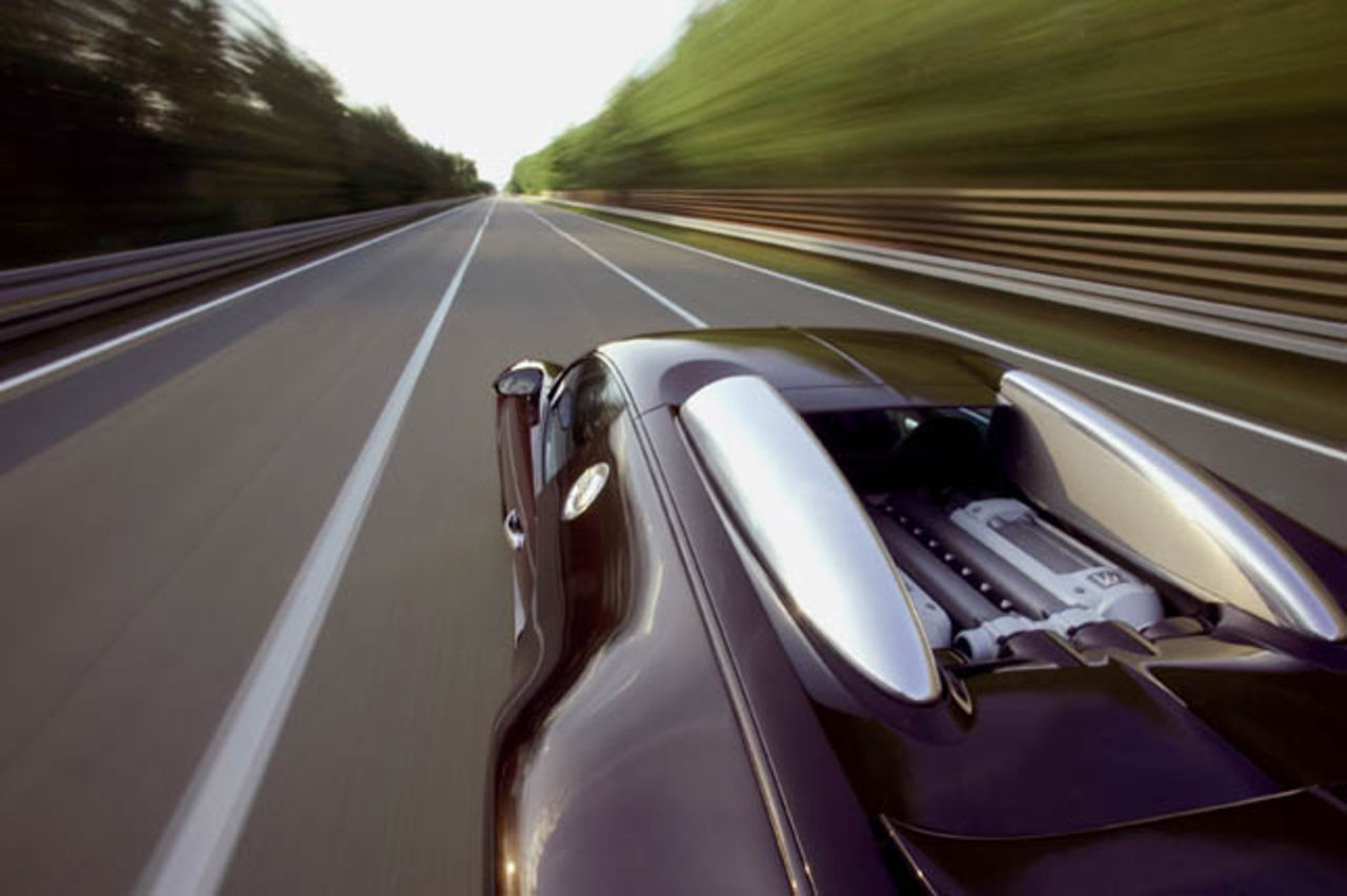 Hyr en Veyron för 16 000 per dag