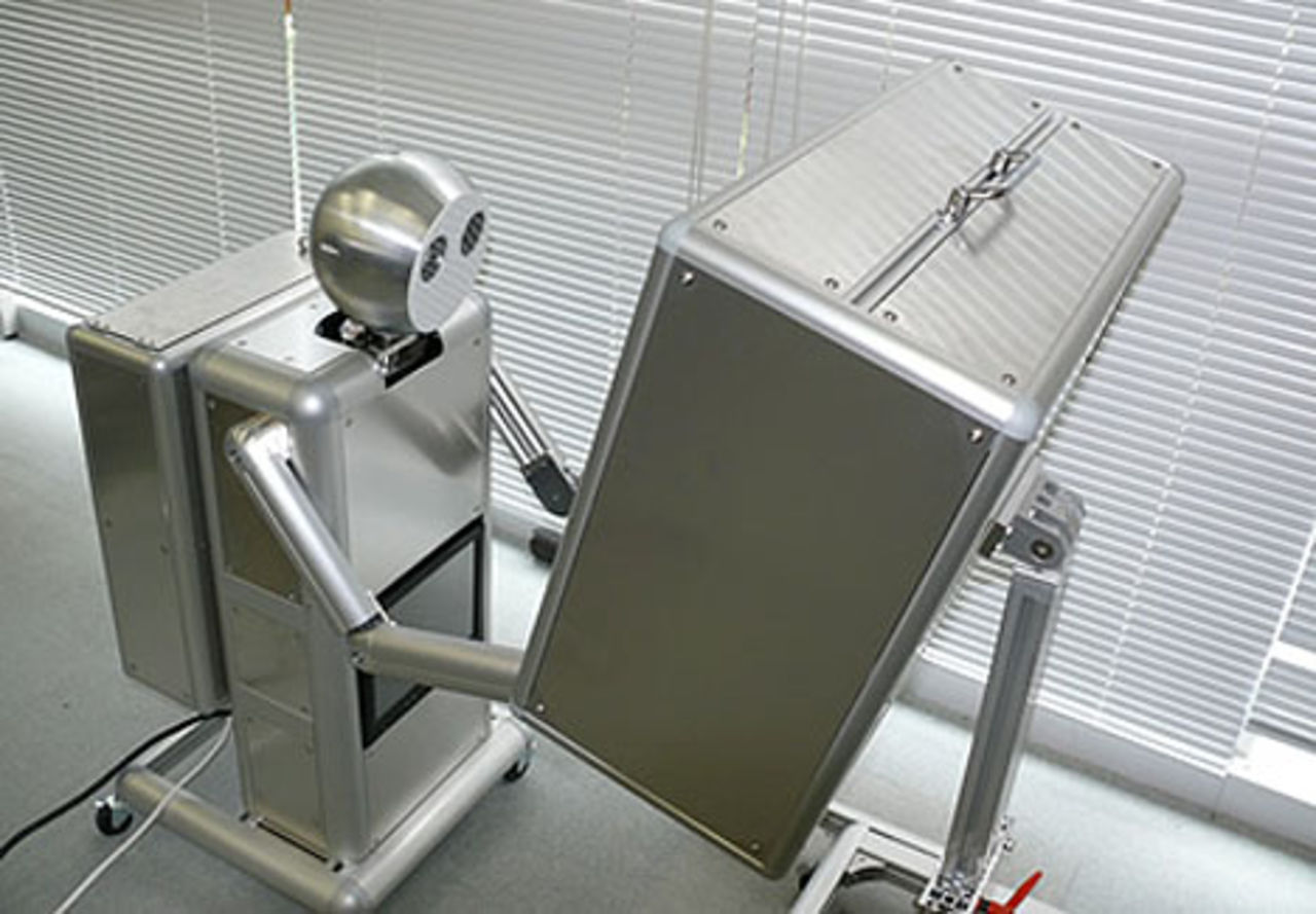 Ninomiya-kun - bokläsande robot