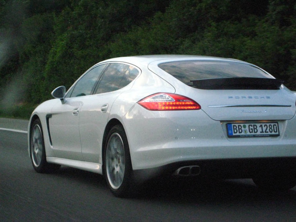 Porsche Panamera på Autobahn