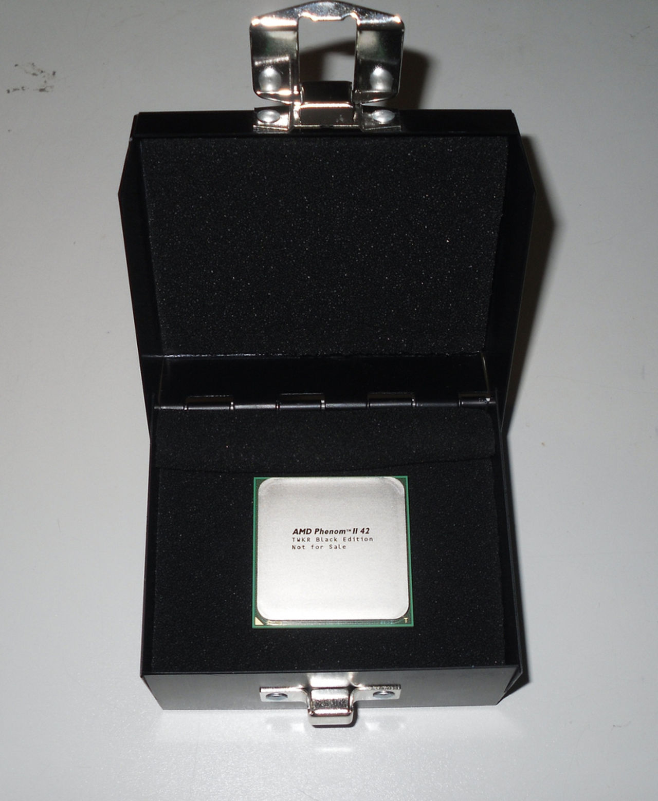 AMD ger bort exemplar av Phenom II X4 TWKR