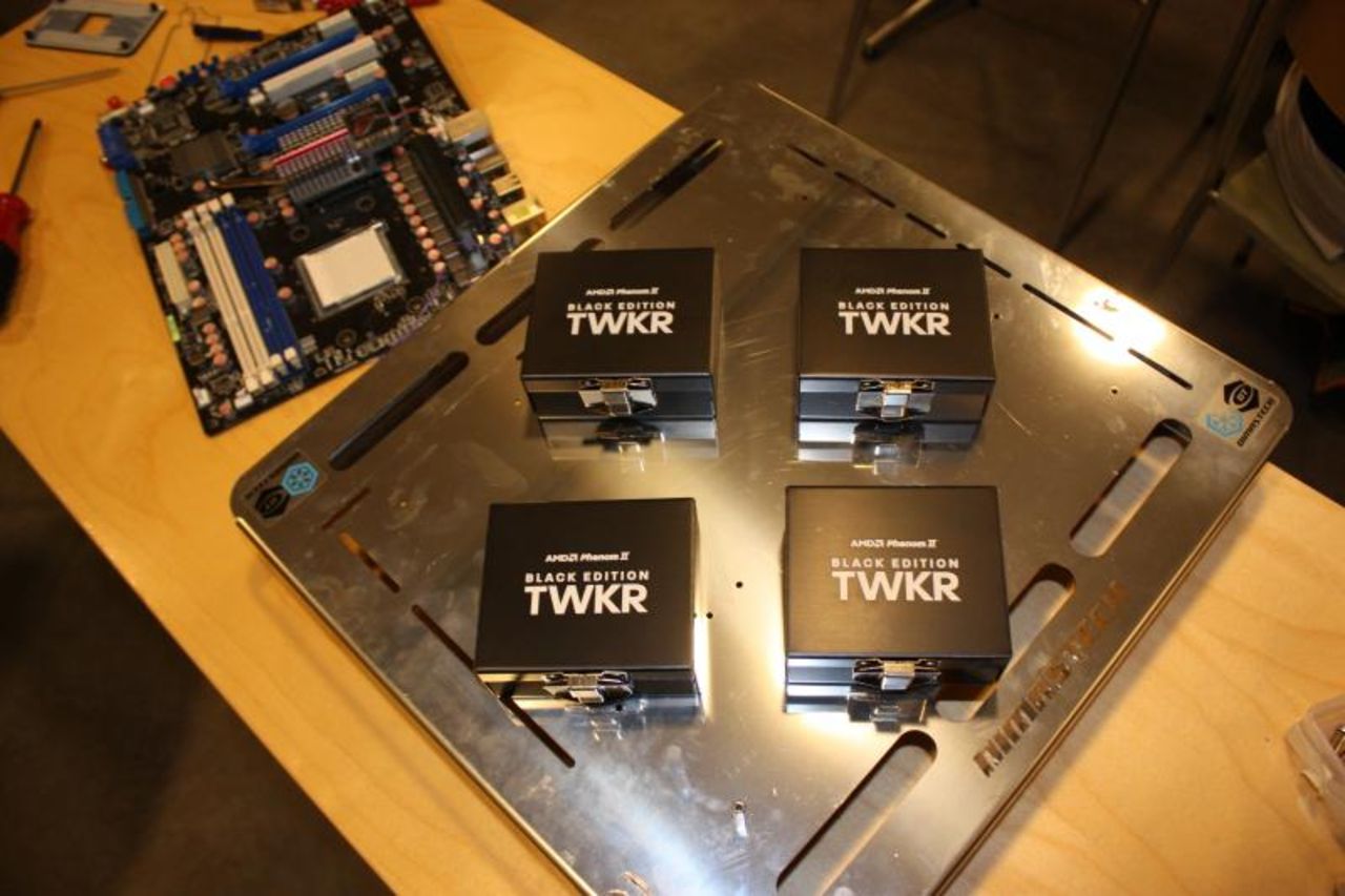 Phenom II TWKR 42 når 7,00 GHz
