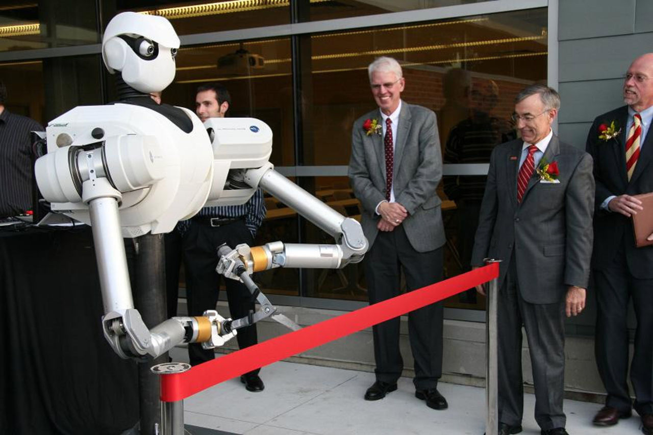 En robot som kan klippa band