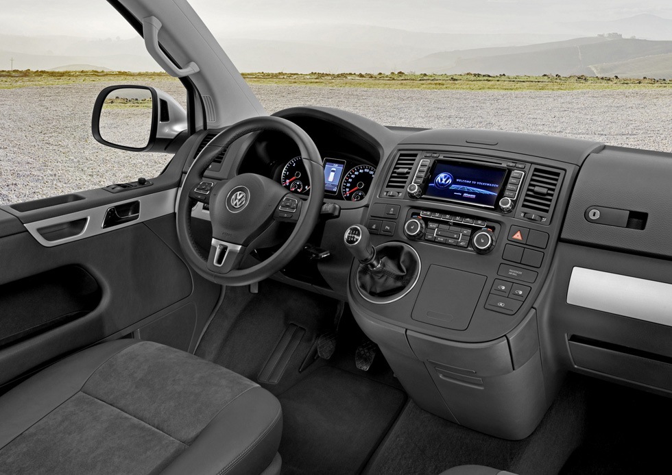 VW förnyar T5-familjens front