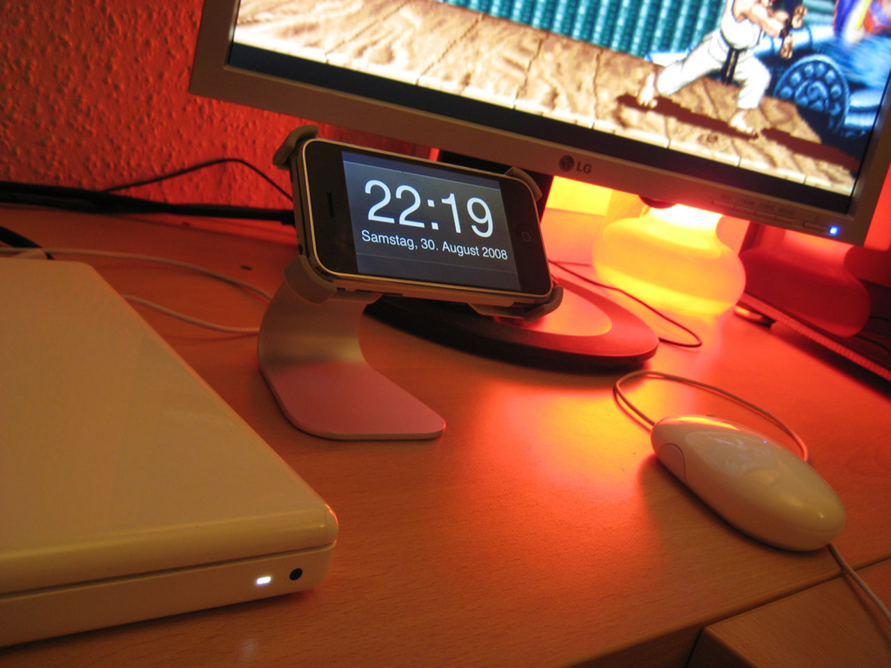 Telia ställde om folks mobilklockor i natt