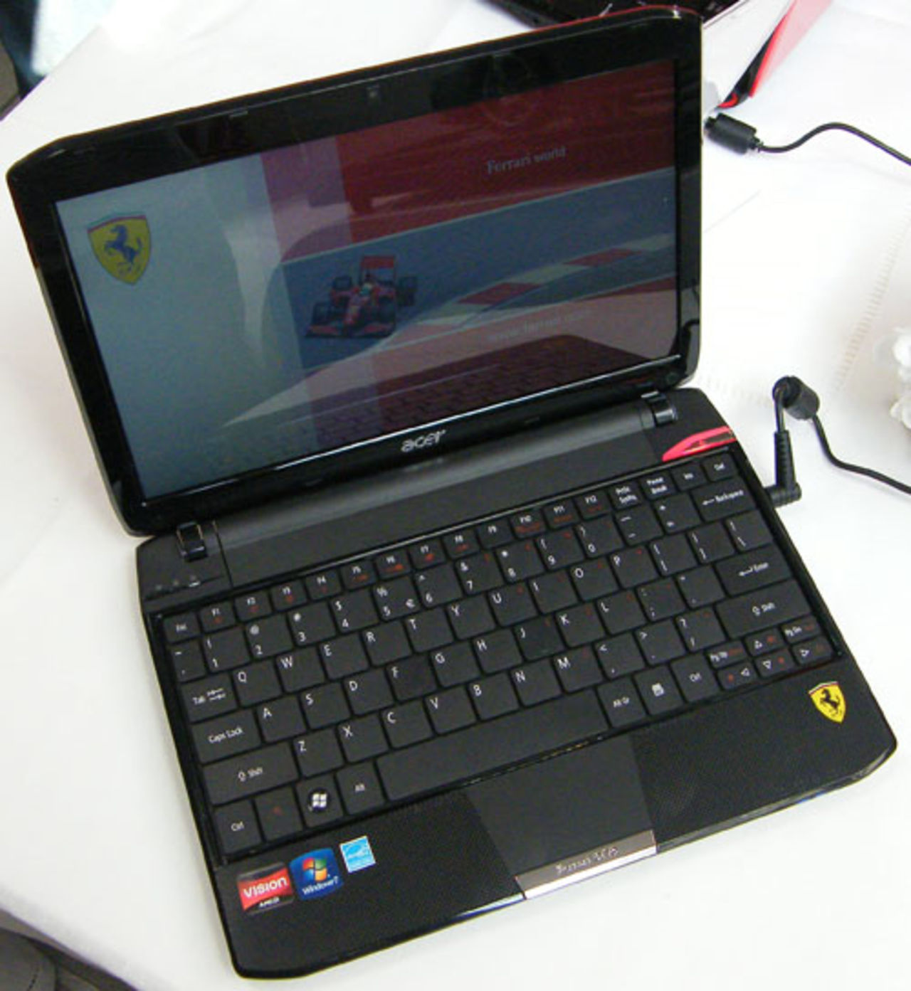 Acer förbereder ny bärbar Ferrari