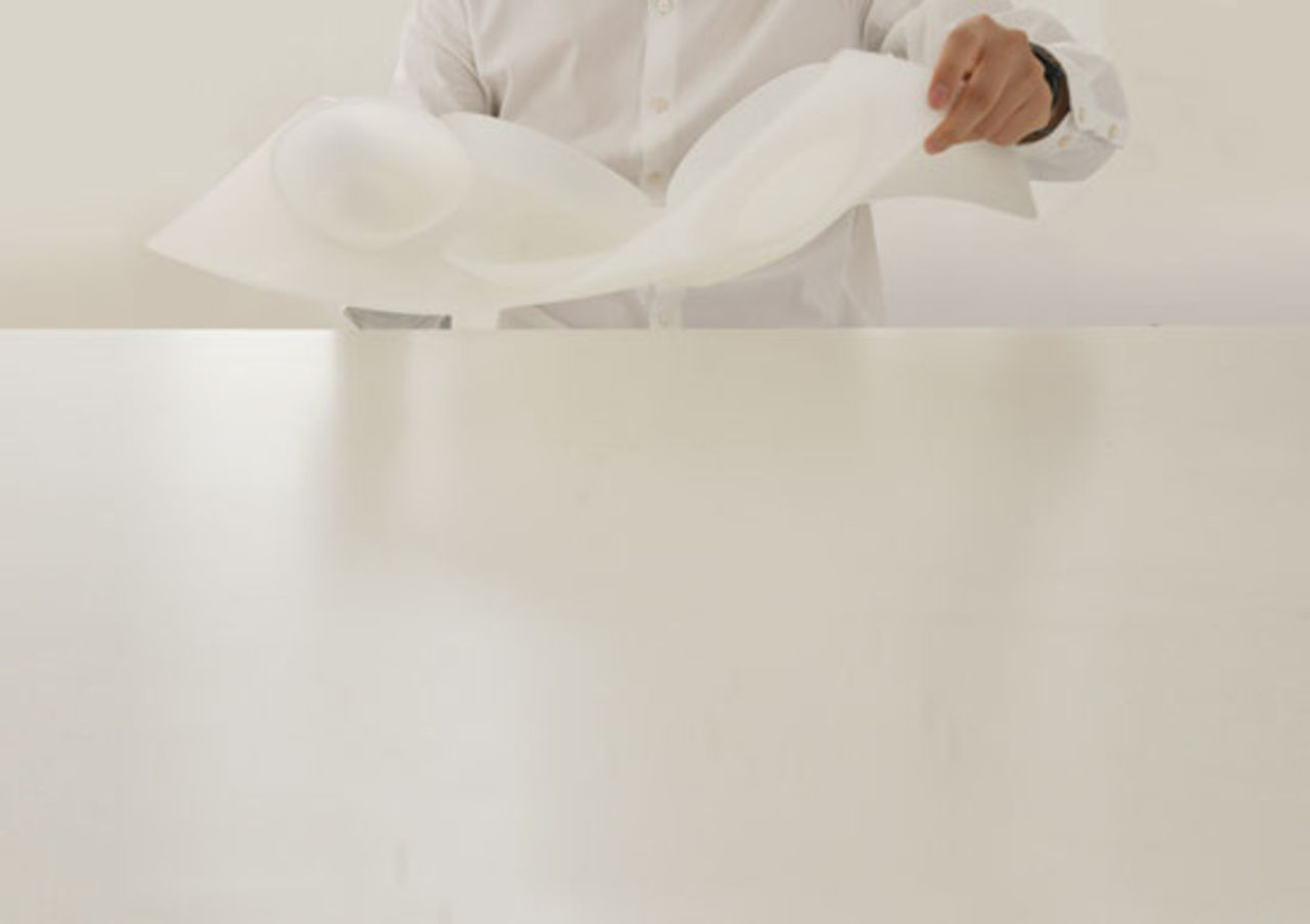 Tallrikar och duk i ett