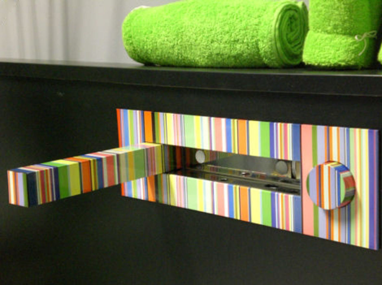 Badrum i regnbågsfärger