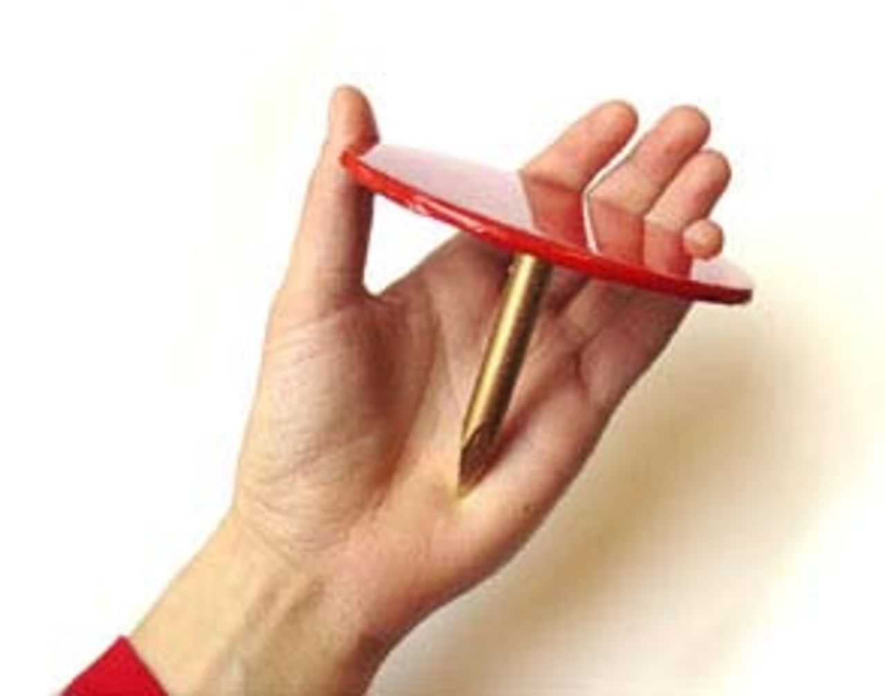 Häng upp jackan på ett gigantiskt häftstift