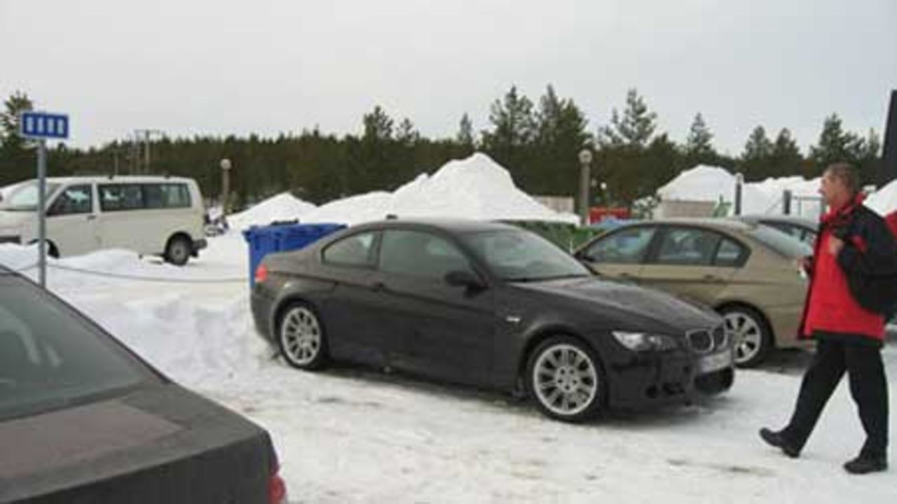Nästan avklädd: BMW M3