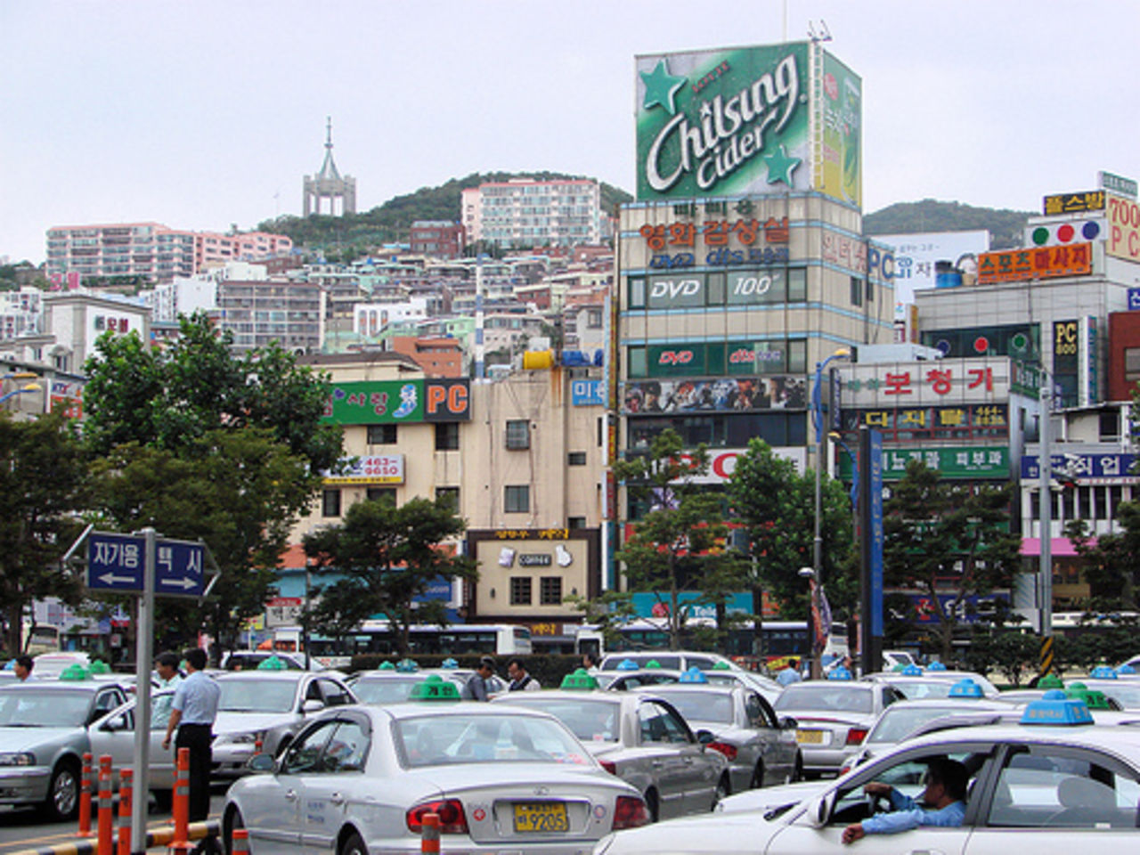 Köra taxi och titta på tv samtidigt?