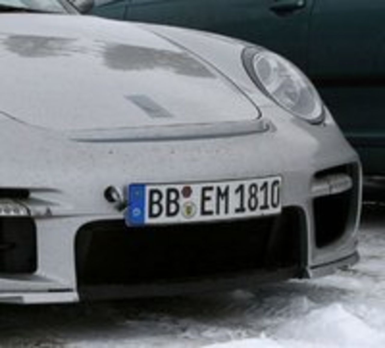 Porsche 911 GT2 i princip naken