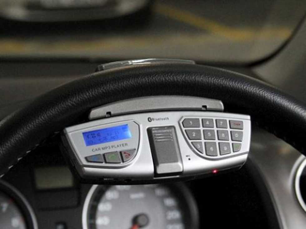 Handsfree som du hänger på ratten