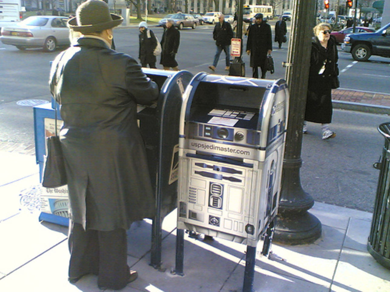 R2-D2-brevlådan siktad på Washington DC:s gator