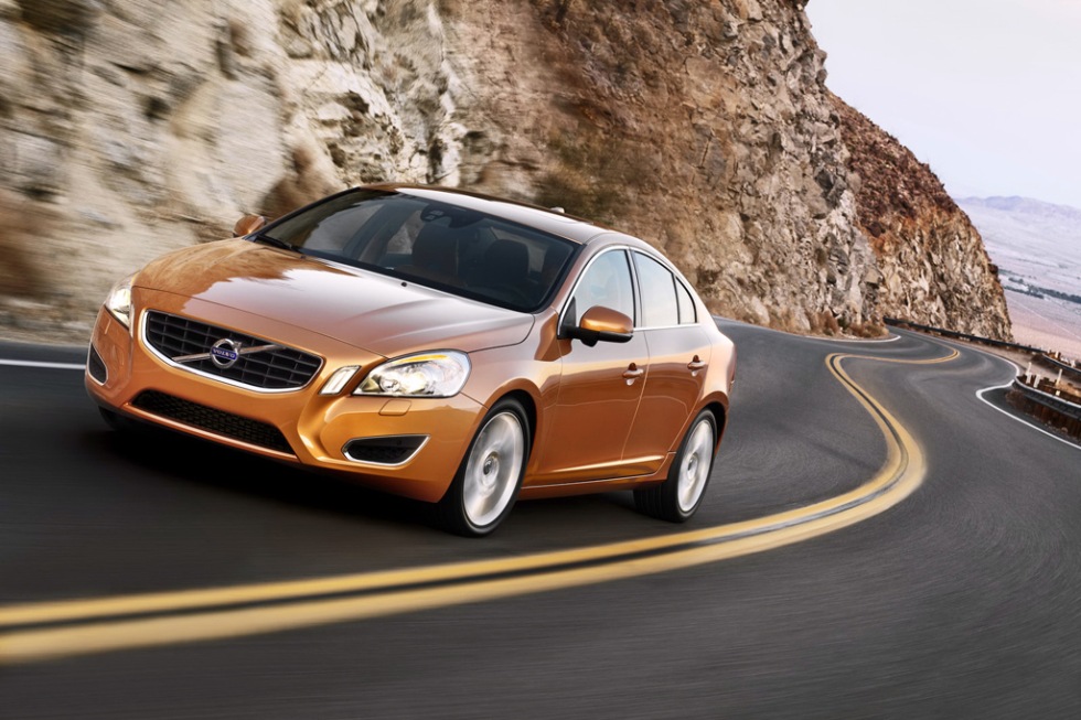Nya Volvo S60 visar upp sig!