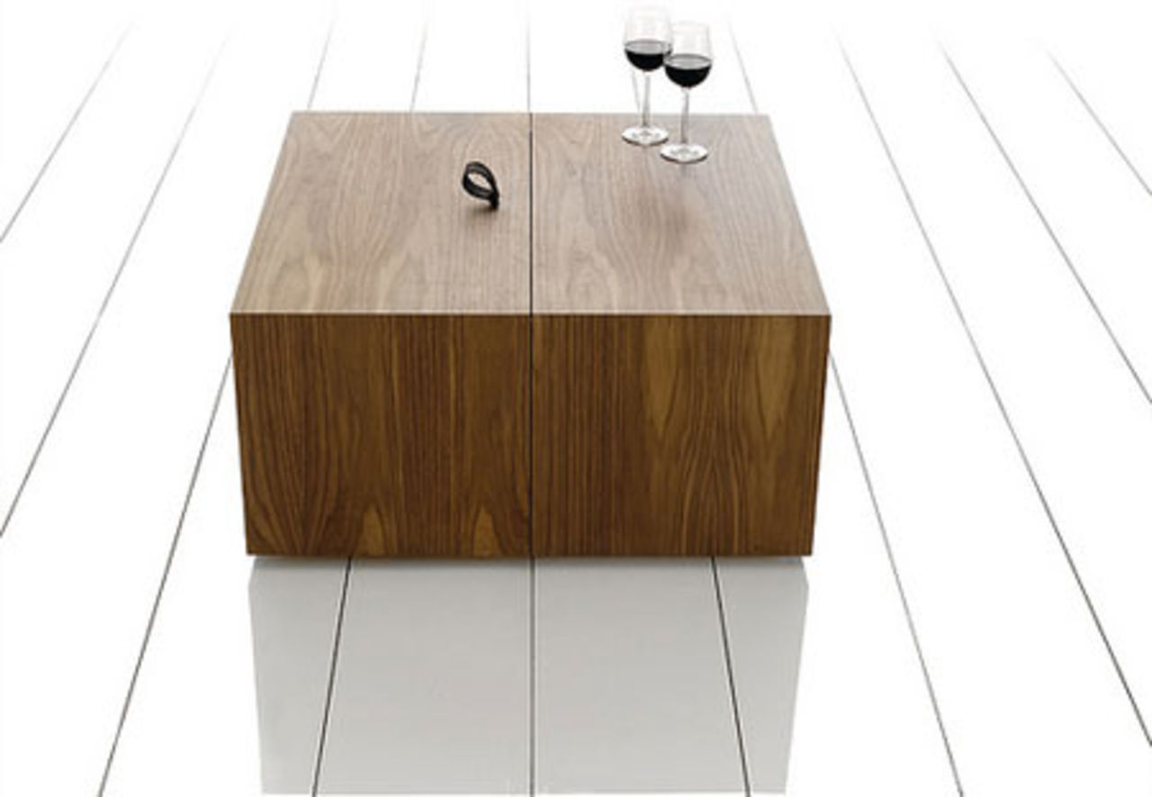 Ett välfyllt vardagsrumsbord