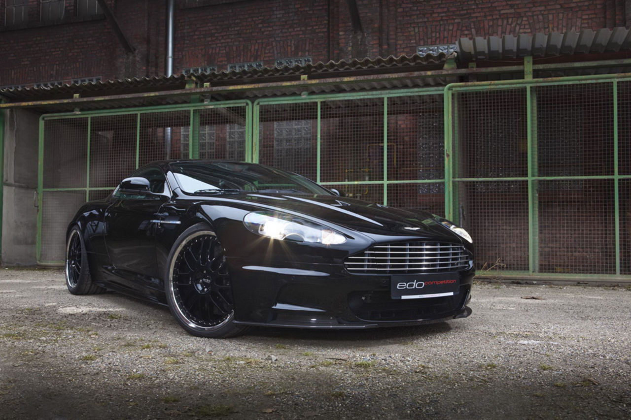 Aston Martin DBS får sig en dos edo