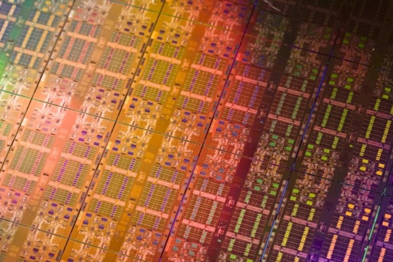 AMD och Intel lanserar båda mångkärniga serverprocessorer