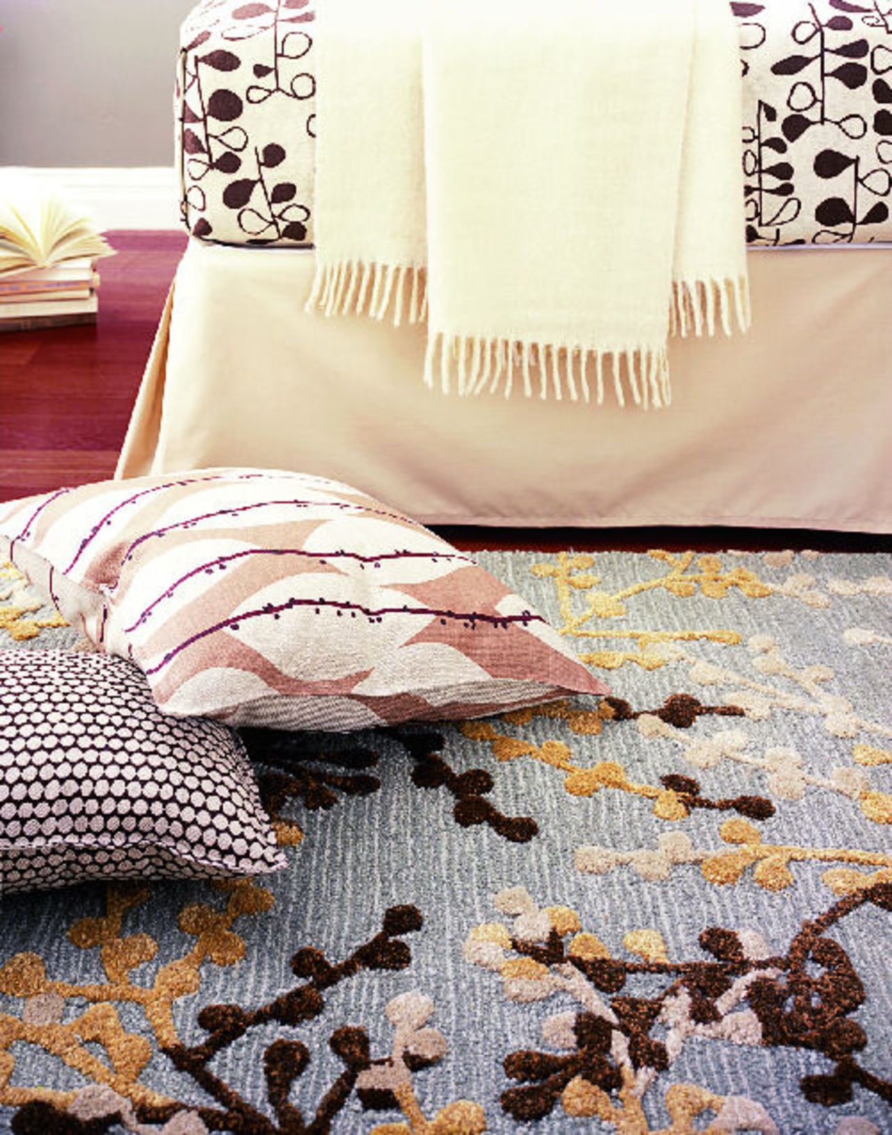 Plommonen blommar på golvet