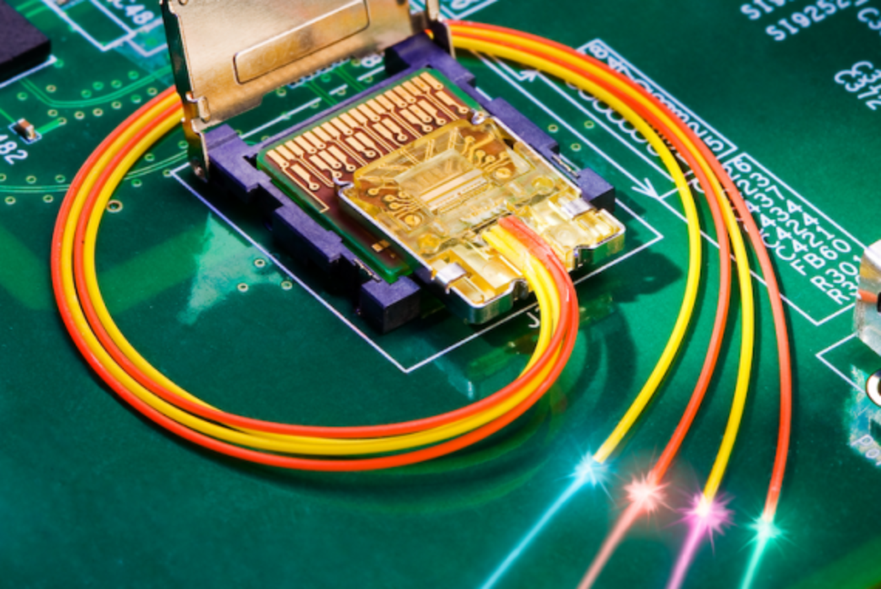 Intel satsar hårt på Light Peak