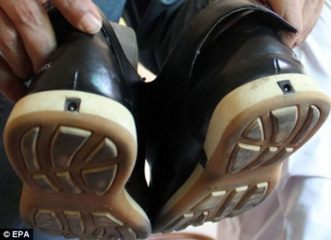 Tips: Försök inte flyga med massage-skor