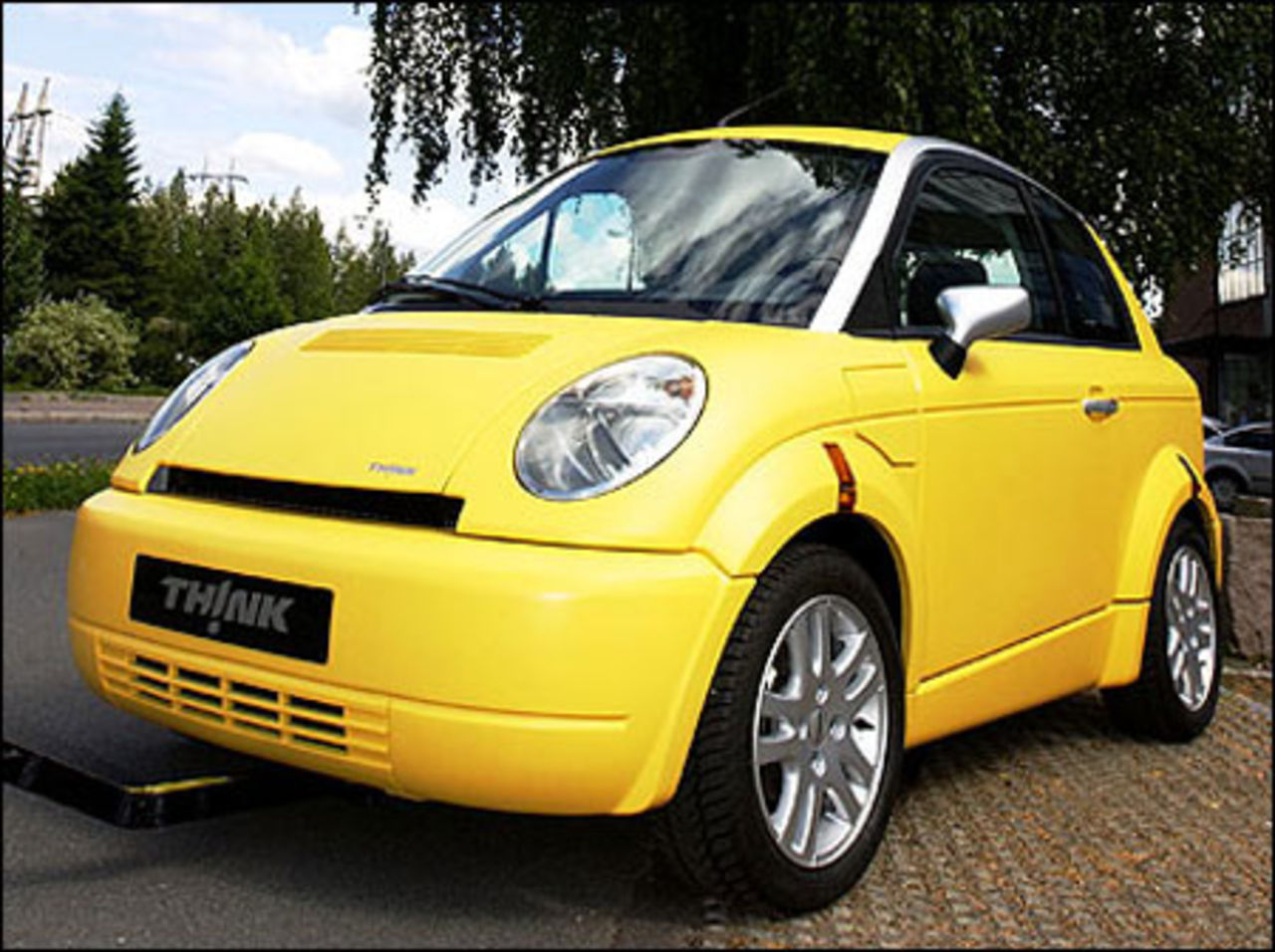 Elbilen Think tänker framåt