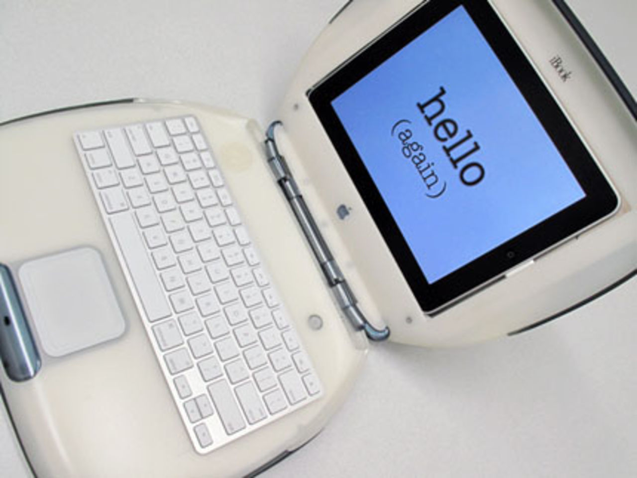 Gammal iBook blir iPad-ställ