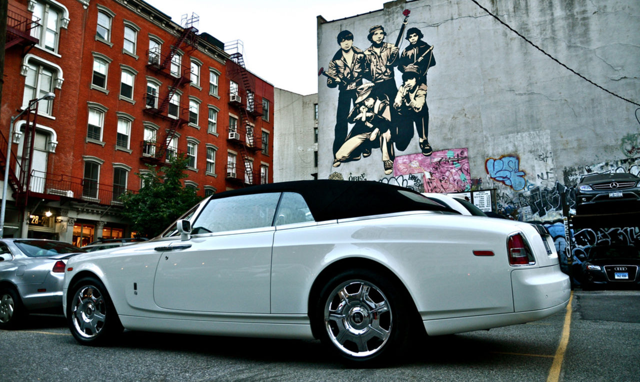Rolls-Royce Phantom Drophead Coupé och lite streetart