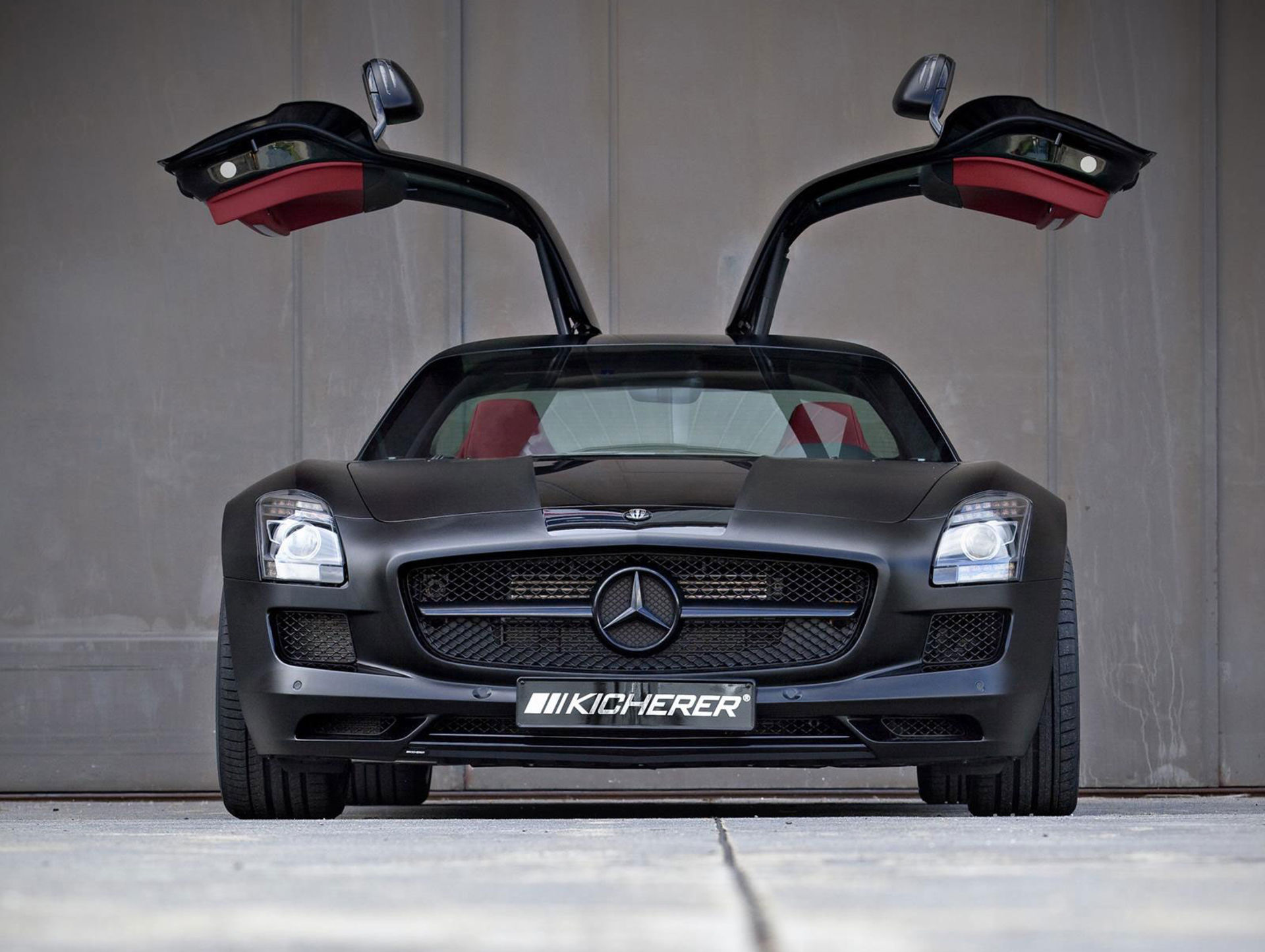 Kicherer svärtar ner SLS AMG