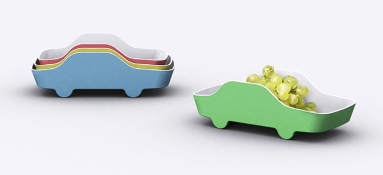 En bil kommer lastad