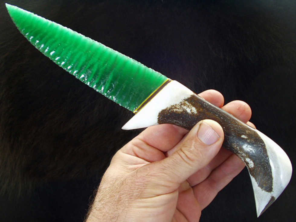 Kniv med egg gjord av fiberoptiskt glas