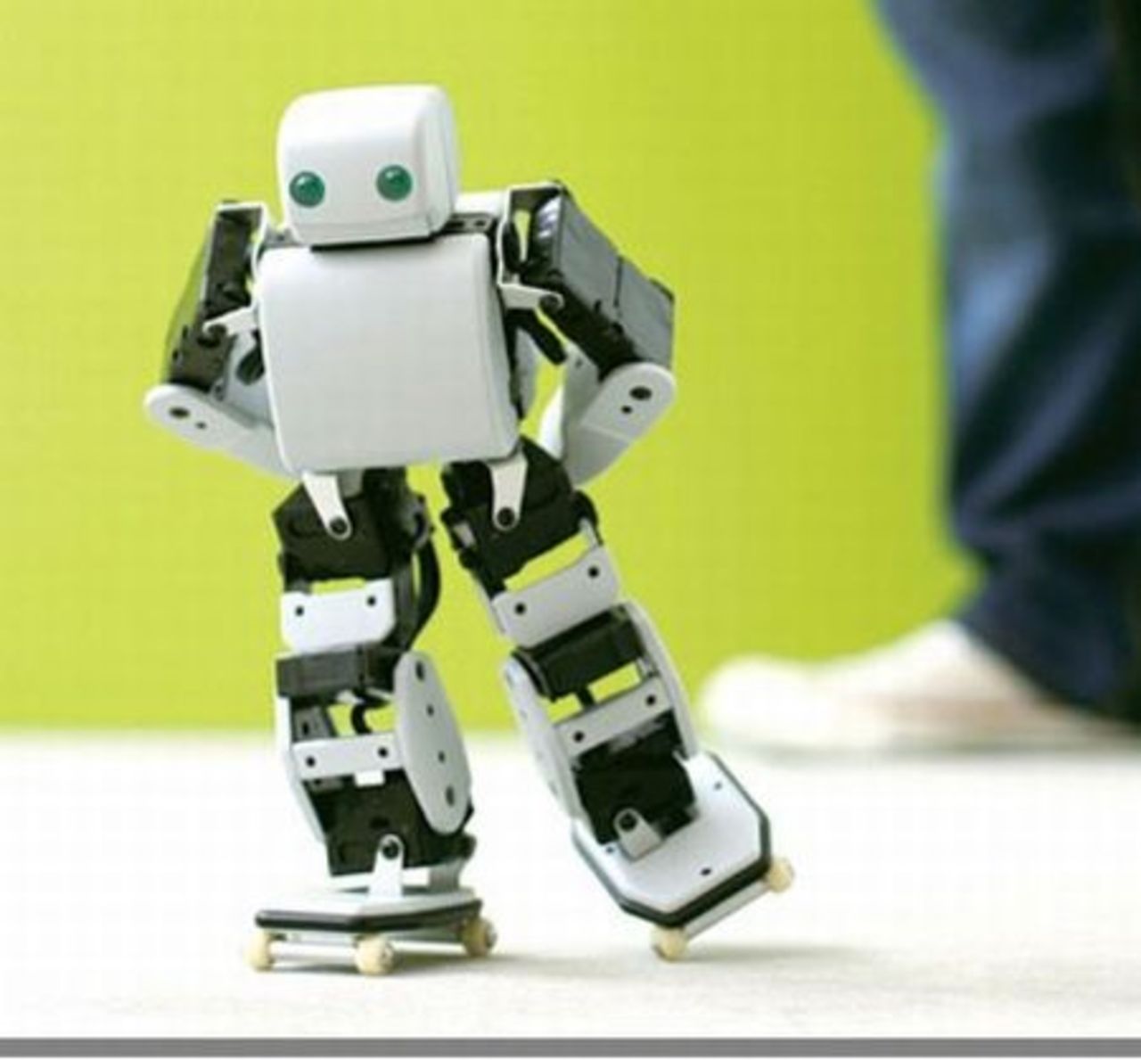 Skate-roboten Plen till salu