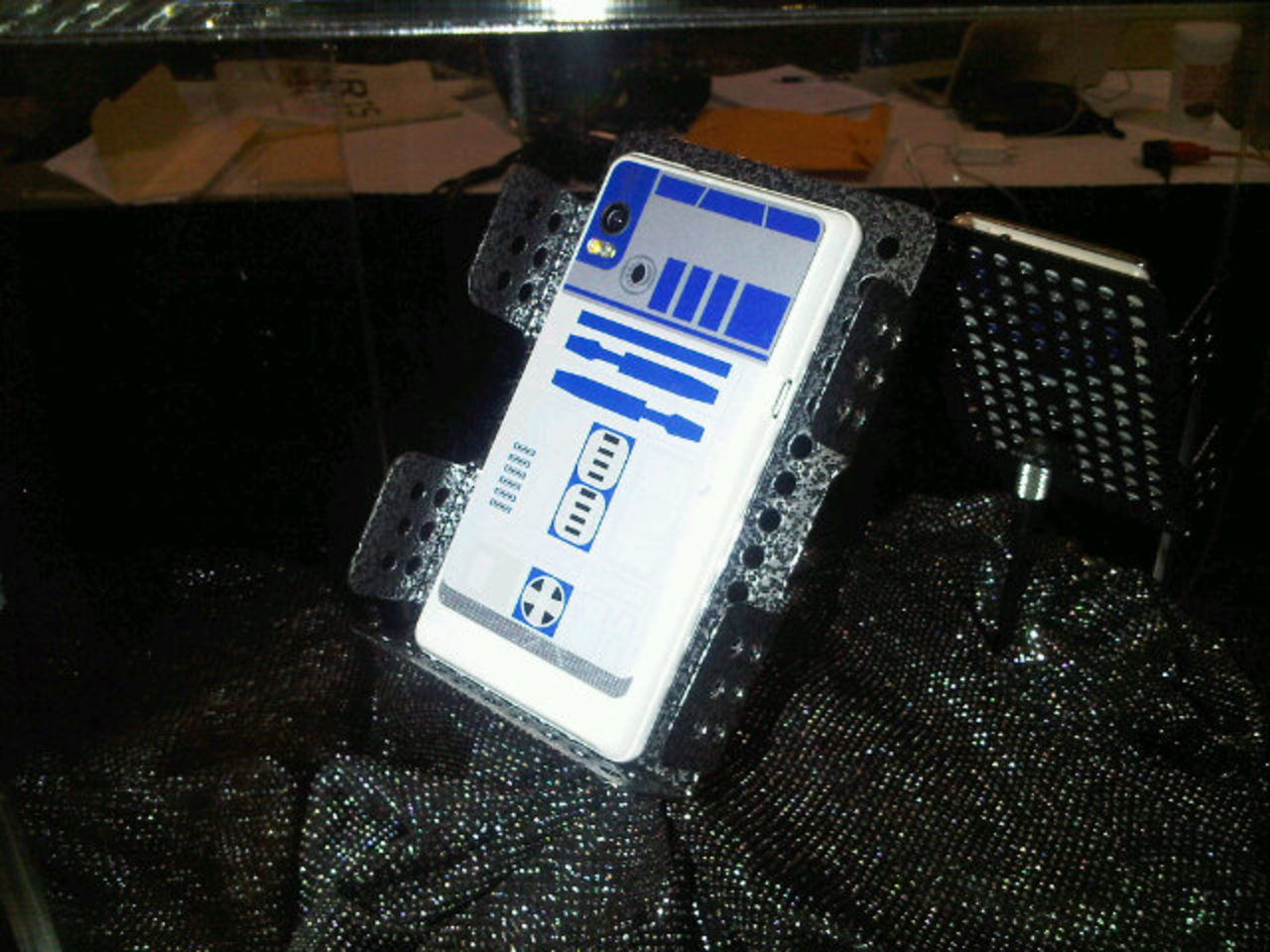 Motorola Droid 2 som R2-D2