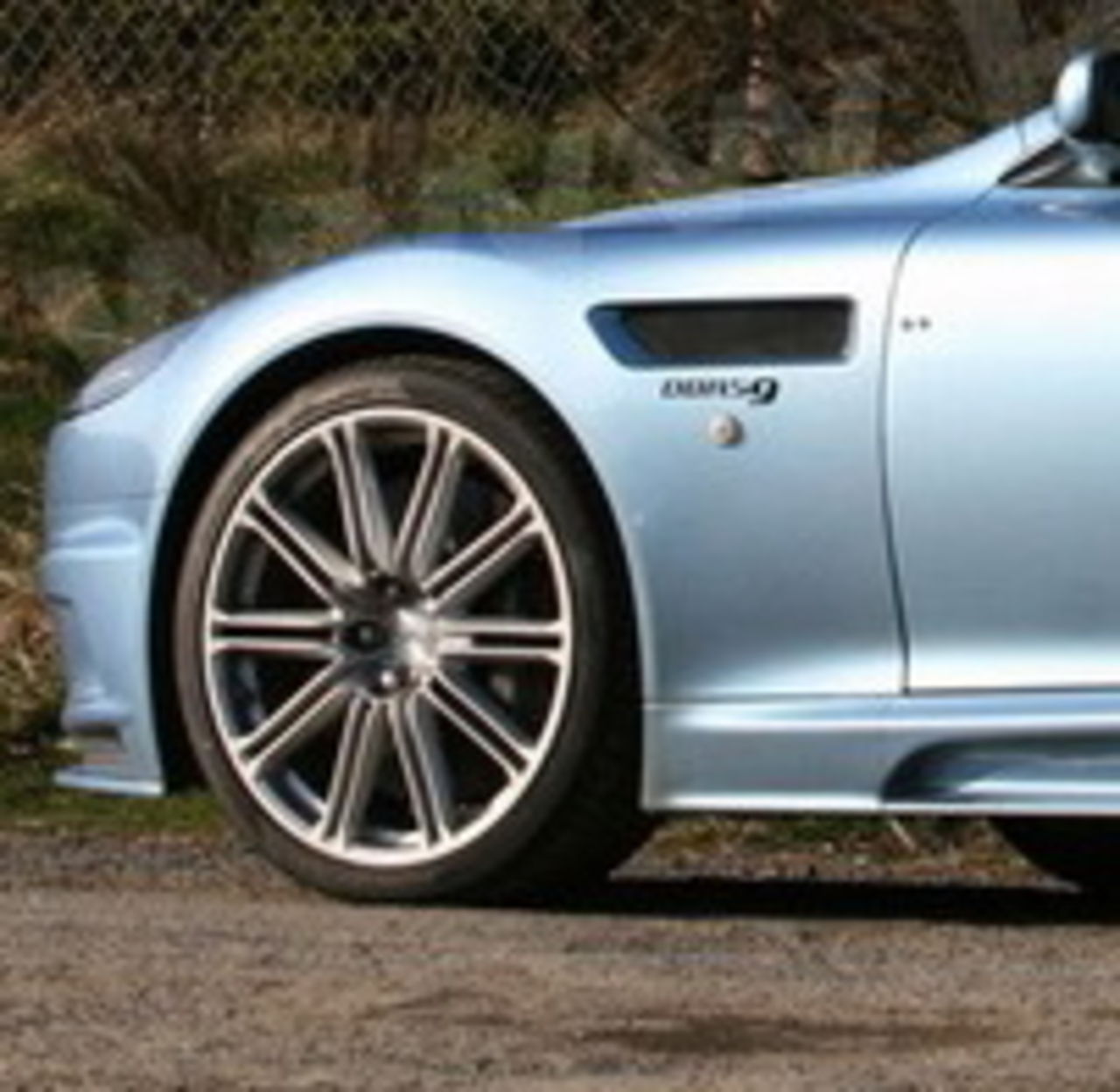 Spionbilder på nya Aston Martin DBS