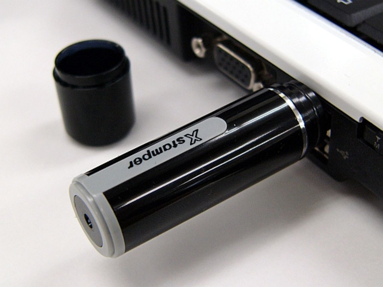 Ett USB-minne med inbyggd stämpel