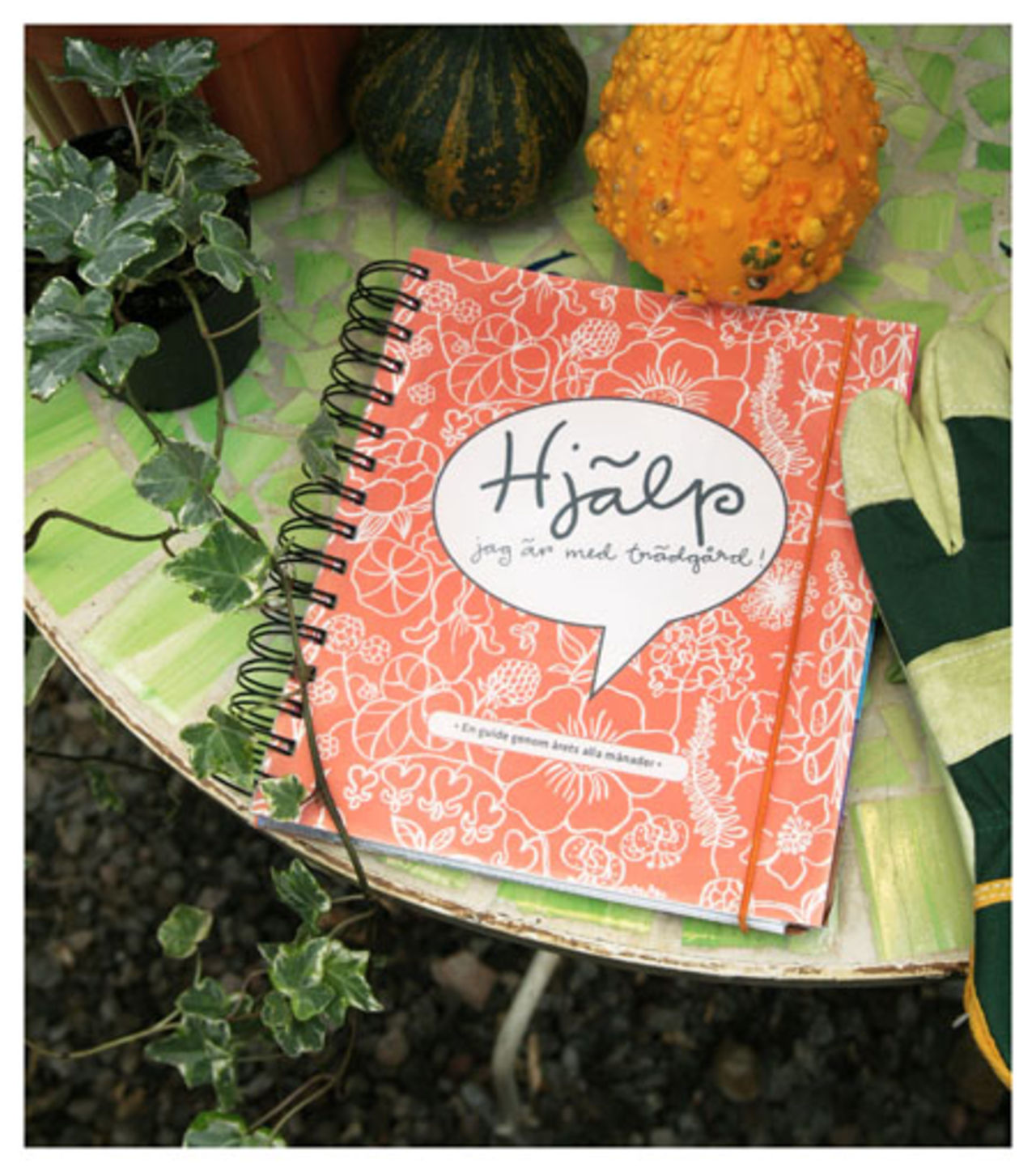 Boktips: Hjälp, jag är med trädgård