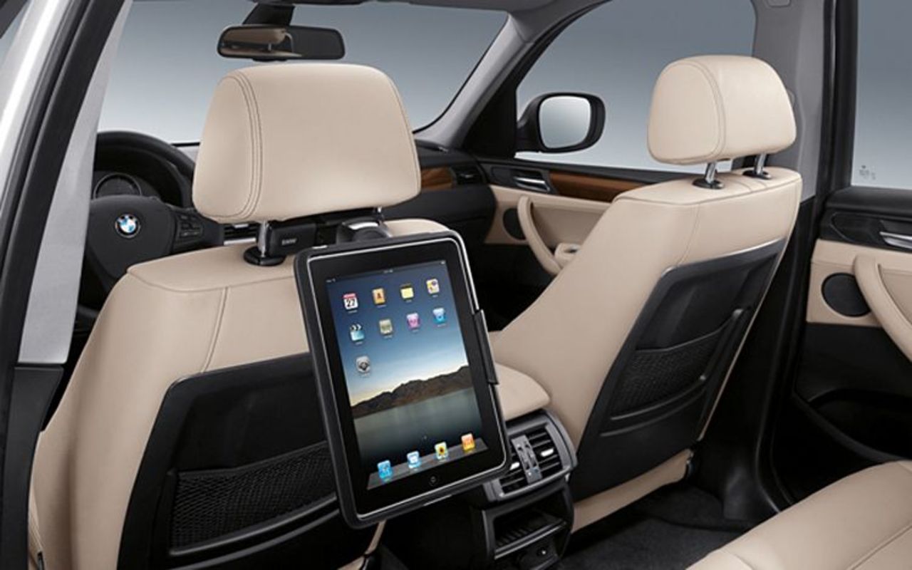BMW börjar med iPad-hållare