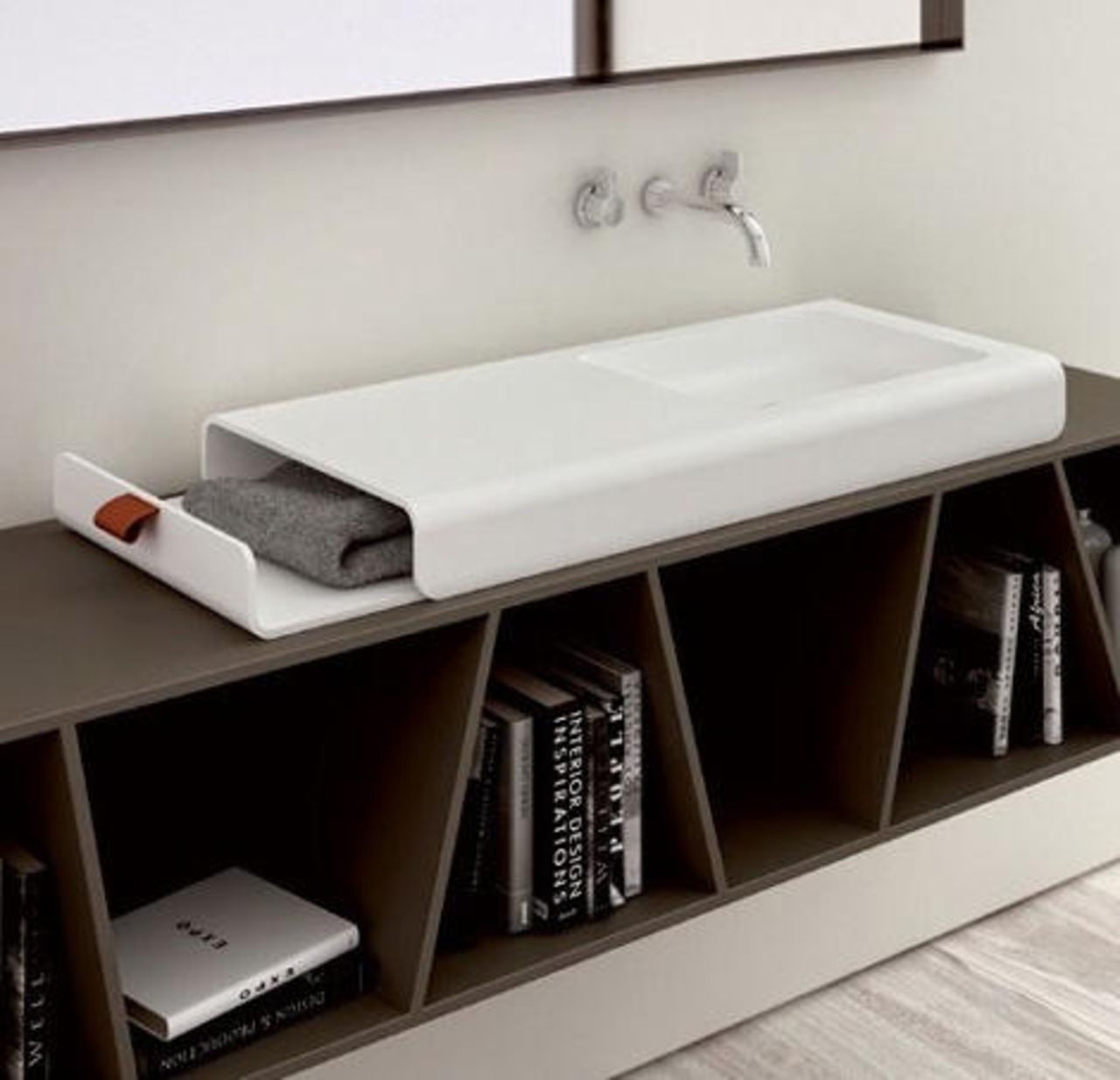 Förvaring och handfat i ett