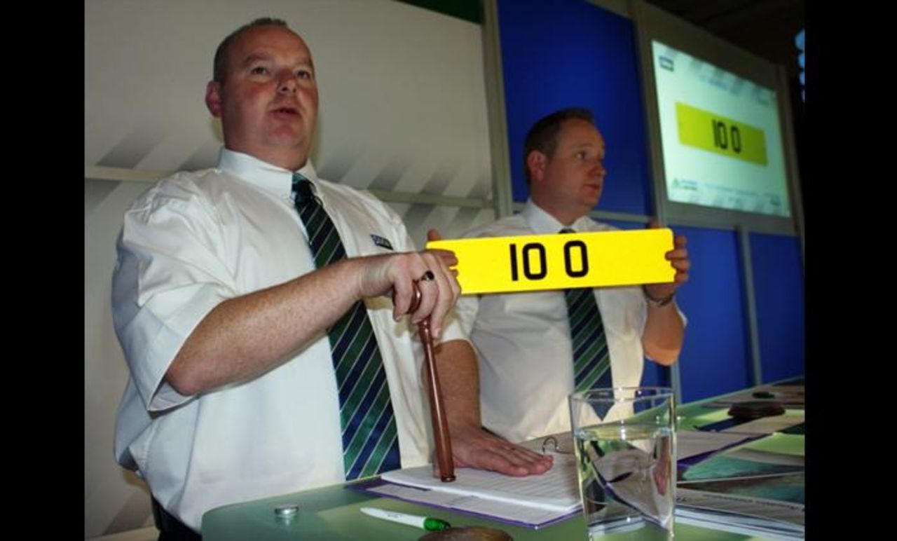 Regplåt såld för 986 113 svenska kronor