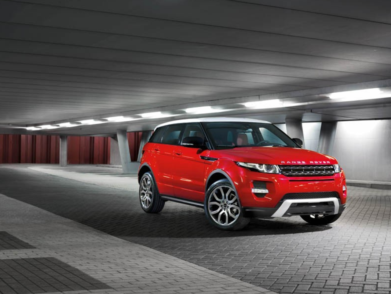 Femdörrars Evoque officiell