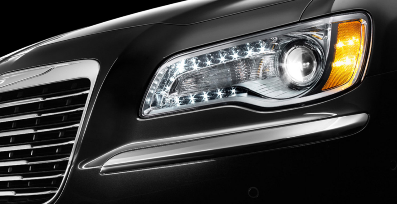 Nya Chrysler 300 teasad